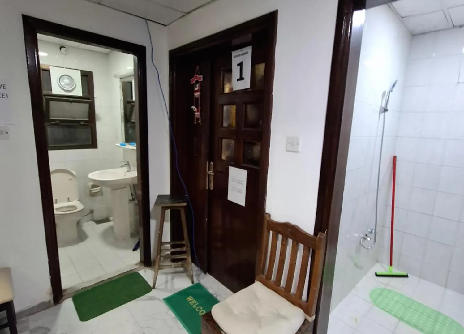 Huge Budget Room For Groups Abu Dhabi