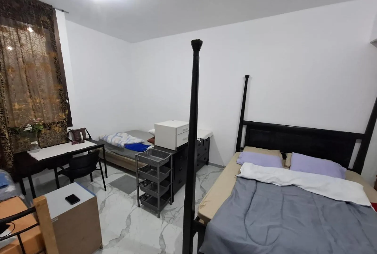 Huge Budget Room For Groups Abu Dhabi Alloggio in famiglia